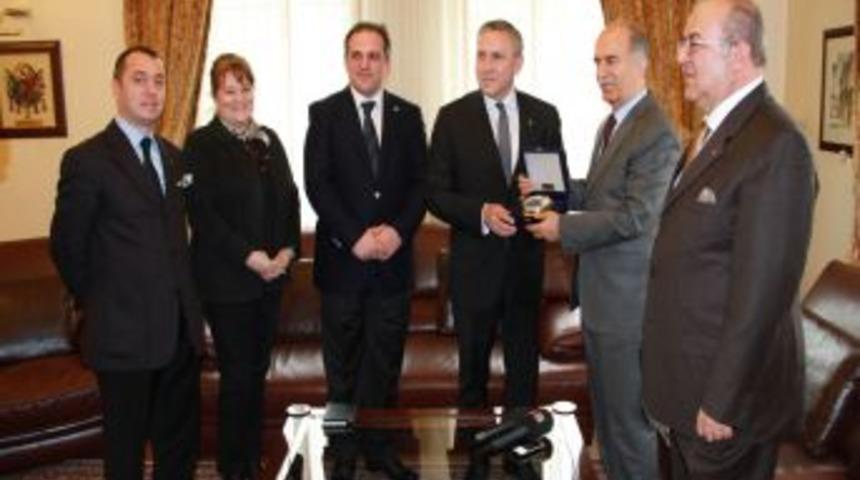 Macar Başkonsolos Kiss&rsquo;den Bursalı Işadamlarına Net Işbirliği &Ccedil;ağrısı