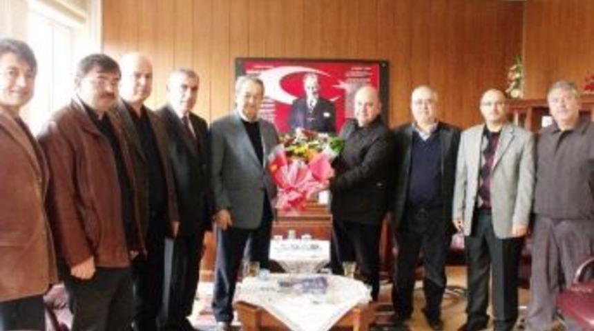 Ak Parti'li Aksoy Anadolu İmam Hatip Lisesi'ni Ziyaret Etti