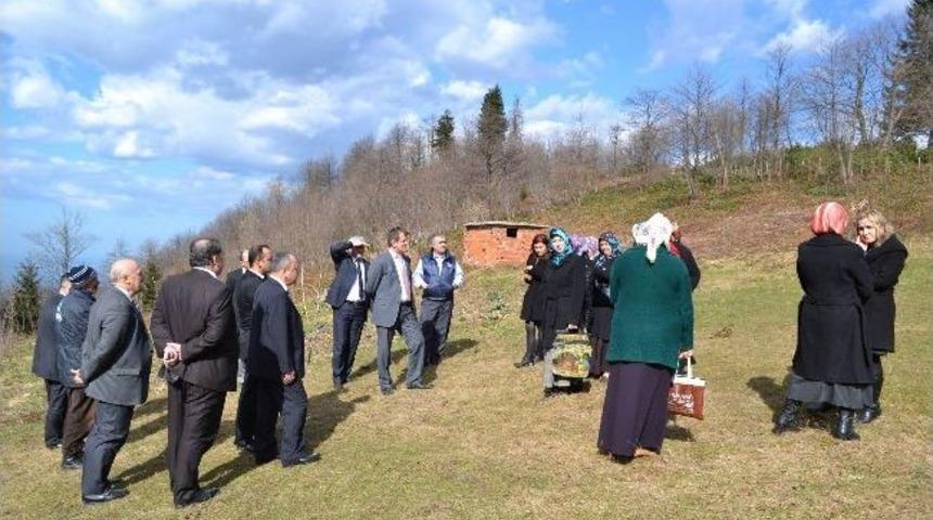 Kapanan Okullarda &Ccedil;i&ccedil;ek A&ccedil;acak