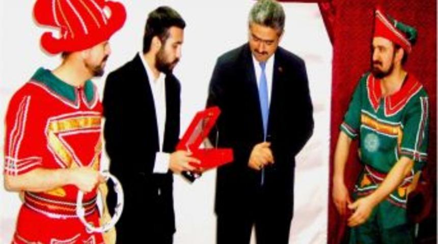 Nazilli'de 19 Okulda Hacivat-Karag&ouml;z G&ouml;sterisi Yapıldı