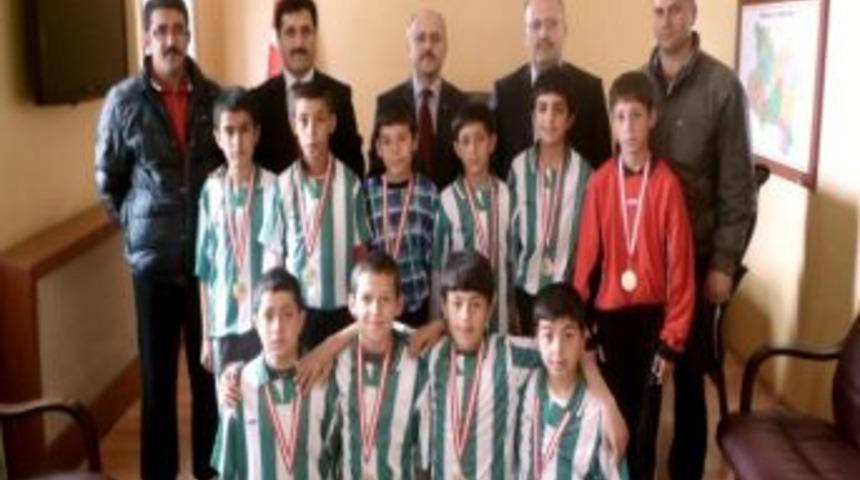 K&uuml;&ccedil;&uuml;kler Kategorisinde Manisa Şampiyonu Oldular