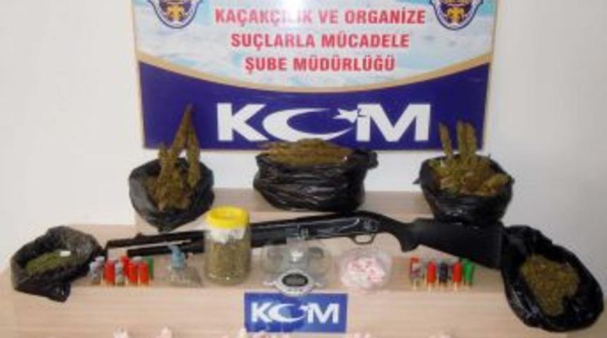 &Uuml;&ccedil; Ildeki Uyuşturucu Operasyonunda 37 Zanlı Yakalandı