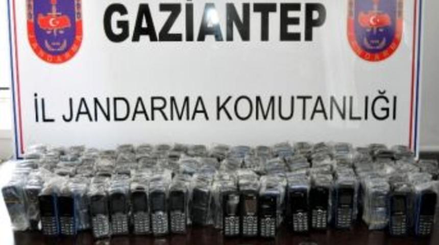 Jandarmadan Ka&ccedil;ak Cep Telefonu Operasyonu