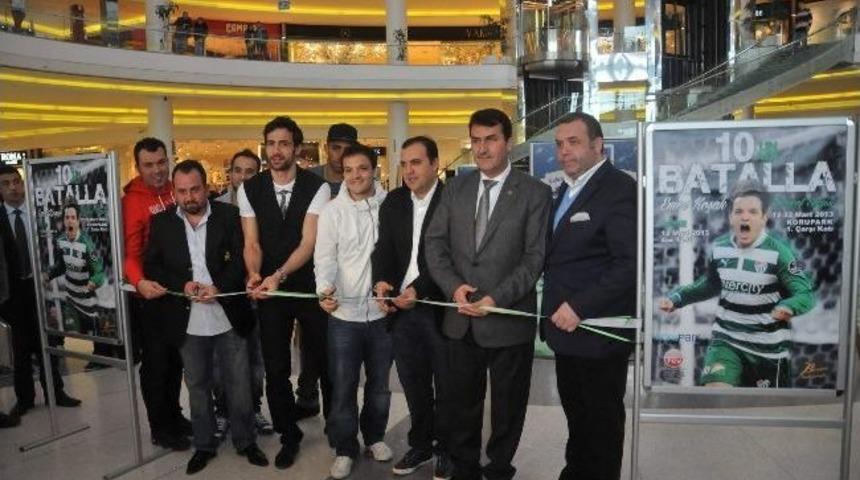 Bursaspor'un Yıldız Oyuncusu Batalla İ&ccedil;in &Ouml;zel Sergi