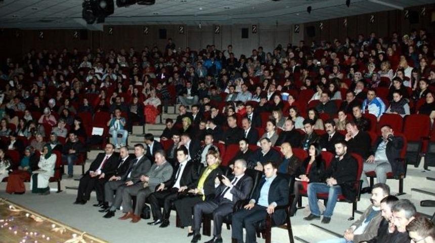 &Uuml;nl&uuml; Şair Cemal Safi&rsquo;den Muhteşem Gece