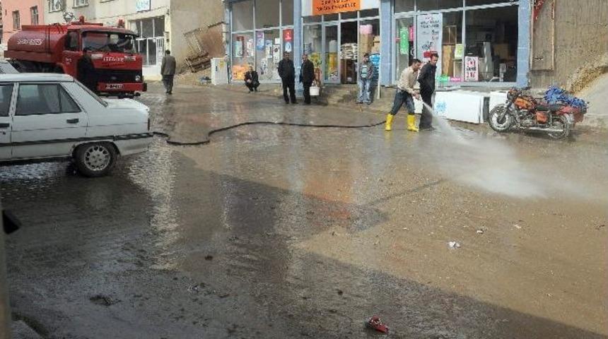 &Ccedil;elikhan Belediyesi Bahar Temizliğine Başladı