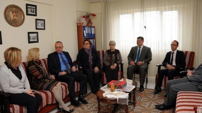 Yardım Sevenler Derneği Başkan Erg&uuml;n&rsquo;&uuml; Ağırladı