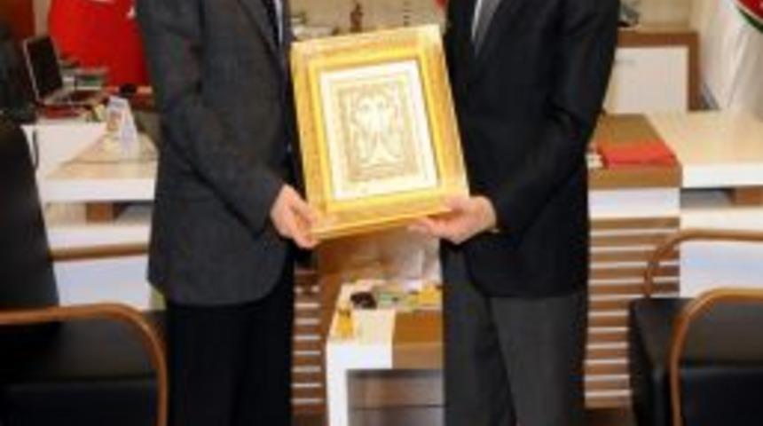 Rekt&ouml;r Kocacık&rsquo;tan, Trt&rsquo;ye Ziyaret