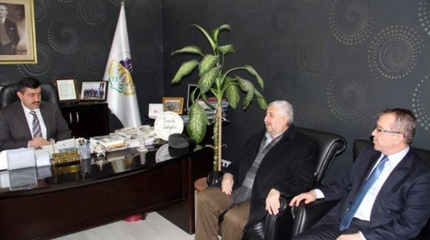 Osmancık&rsquo;ta Mezar Taşlarındaki Yazılar Terc&uuml;me Ediliyor