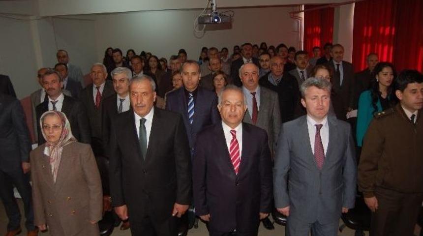 Lapsekili &Ouml;ğrenciler Akif'i Andı