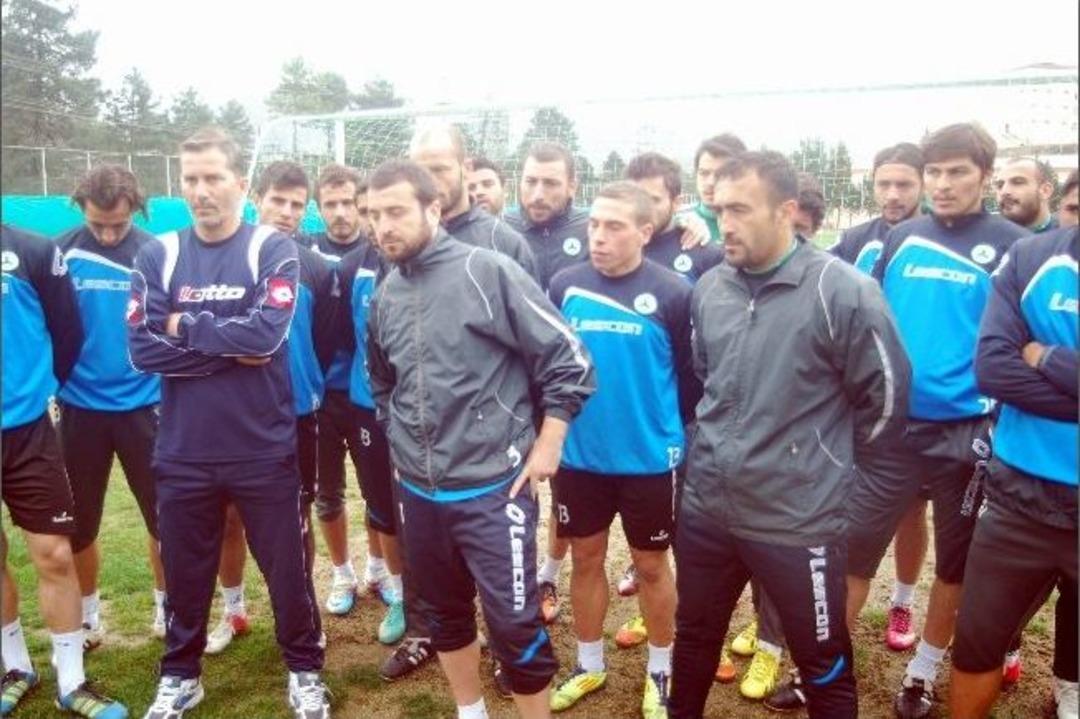 Giresunspor'da Futbolculardan Birlik &Ccedil;ağrısı