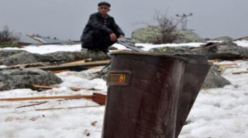Bolu'da Hortum Yayla Evlerini Yuttu
