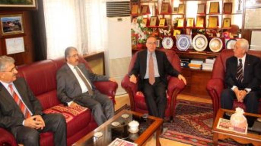 Gaziantep B&uuml;y&uuml;kşehir Belediye Başkanı G&uuml;zelbey Muş&rsquo;ta