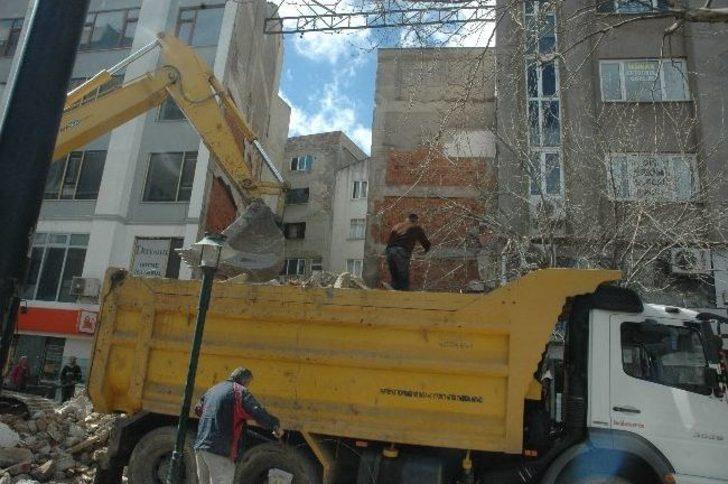 Çorlu`da Tehlikeli Yıkım G1