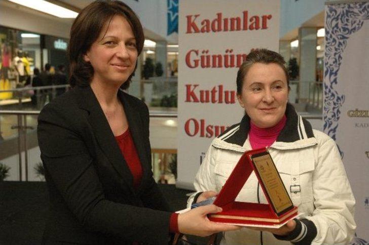 Gizli Kalemler Ödüllendirildi G2