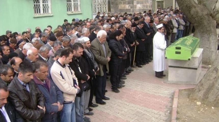 Trafik Kazasında &Ouml;len S&uuml;rg&uuml; Belediye Başkanı'nın Ağabeyi Toprağa Verildi