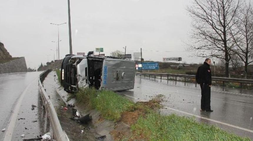 Sakarya’da Para Nakil Aracı Devrildi