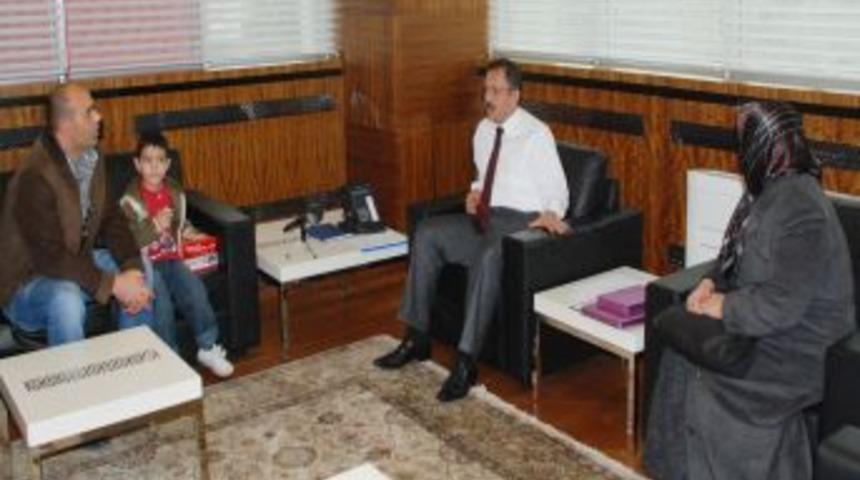 Evi Yanan Aileden &Ouml;zhaseki&rsquo;ye Teşekk&uuml;r Ziyareti