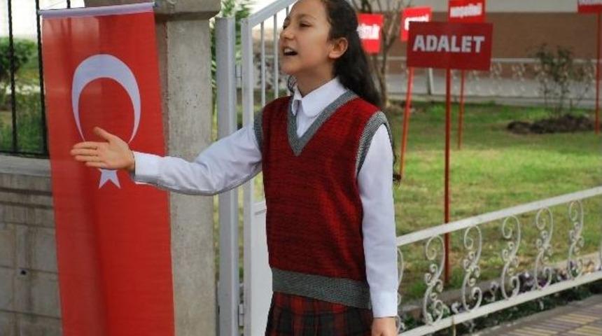 &Ouml;ğrenciler Mehmet Akif Ersoy&rsquo;u Unutmadı