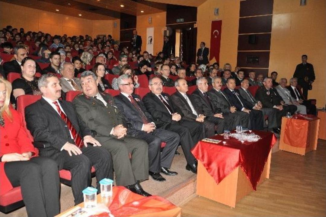 Kırklareli&rsquo;de İstiklal Marşı'nın Kabul&uuml; Ve Milli Şair Mehmet Akif Ersoy Anıldı