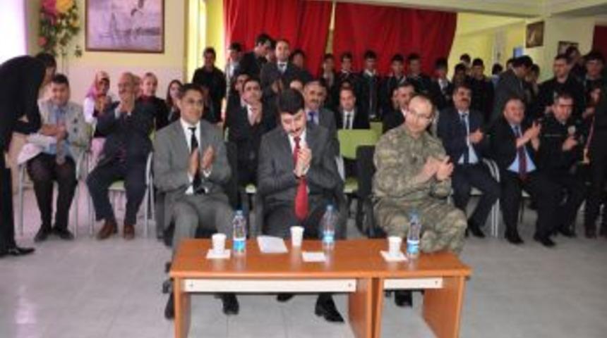 Muş Korkutlu &Ouml;ğrenciler Mehmet Akif'i Andı