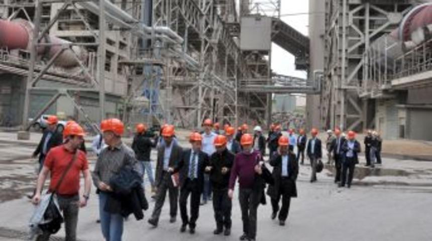 D&uuml;nya &Ccedil;imento Sekt&ouml;r&uuml;, Nuh &Ccedil;imento'da Buluştu