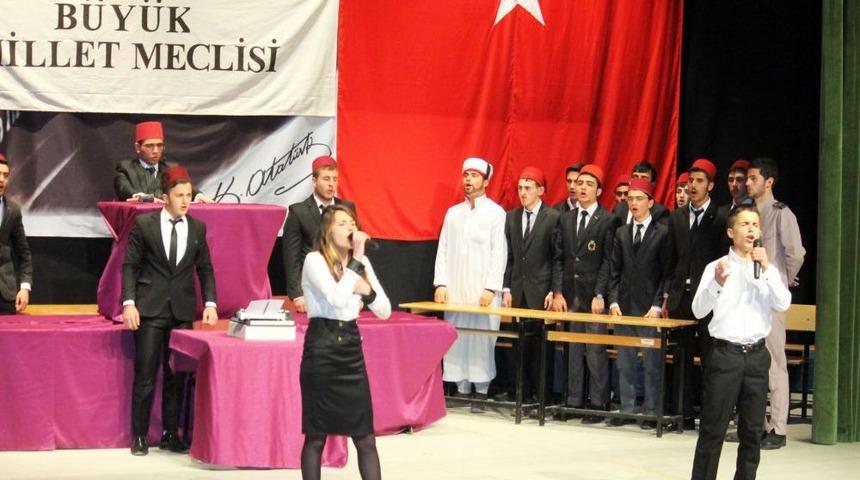 İstiklal Marşı'nın Kabul&uuml;n&uuml;n 92. Yıld&ouml;n&uuml;m&uuml; Bayburt'ta Kutlandı
