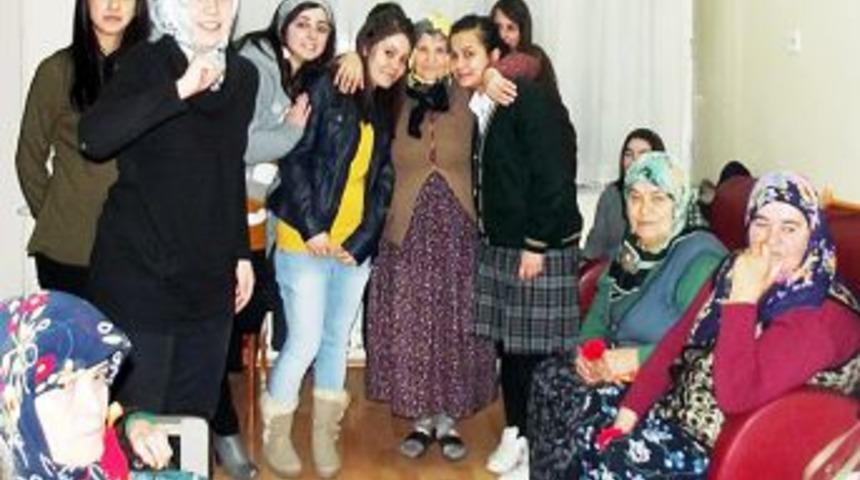 Gen&ccedil;lik Meclisi &Uuml;yelerinden Huzurevine Ziyaret