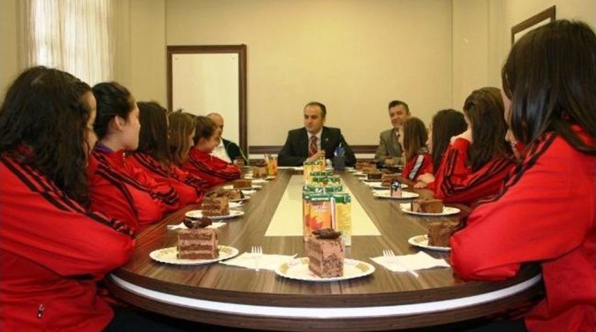 Yarı Final Formaları İnegöl Belediyesi’nden