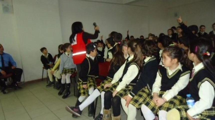 Kızılay&rsquo;dan, &Ouml;ğrencilere &ldquo;kızılay Ve Deprem&rdquo; Konulu Seminer