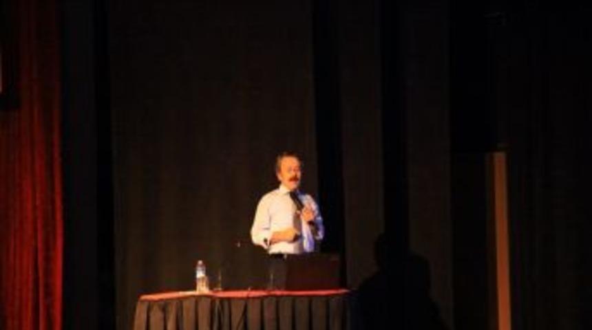 'Akif Takdir G&ouml;rmemiş Ihmal Edilmiş Insanlarımızdan Biridir'