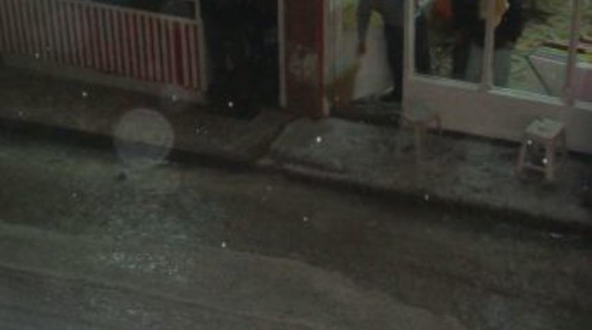 Simav'da Misket B&uuml;y&uuml;kl&uuml;ğ&uuml;nde Dolu Yağdı