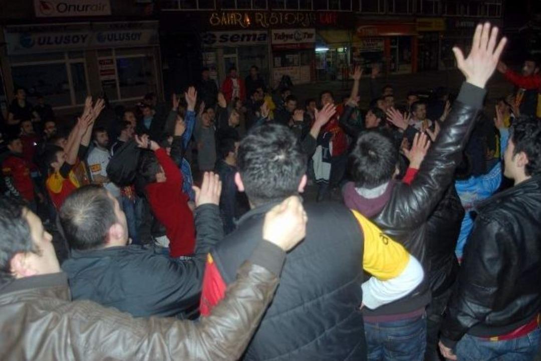 Galatasaray&rdquo;ın Tur Atlamasını Giresunlular Coşku İle Kutladı