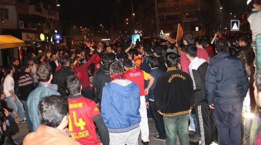 Konya&rsquo;da &Ccedil;eyrek Final Kutlamaları