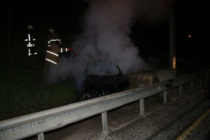 Kaza Yapan Otomobil Yandı: Biri Ağır 2 Yaralı G2