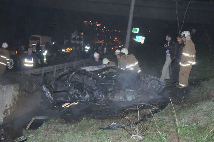 Kaza Yapan Otomobil Yandı: Biri Ağır 2 Yaralı G3