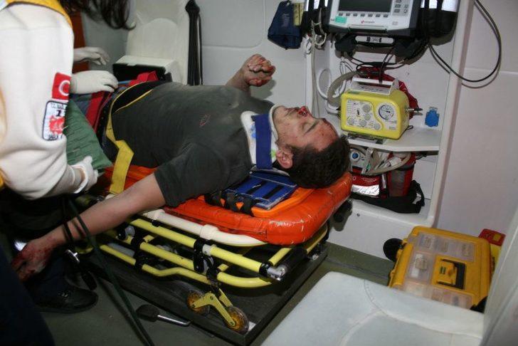 Kaza Yapan Otomobil Yandı: Biri Ağır 2 Yaralı G5