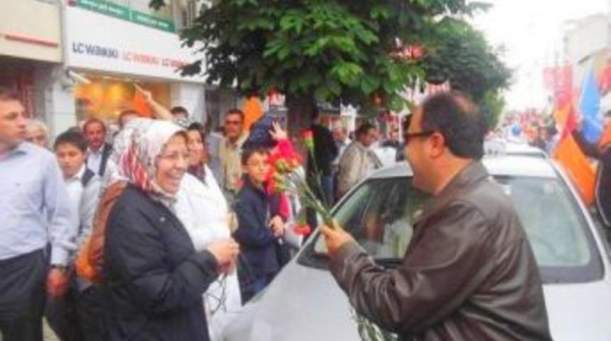 G&uuml;&ccedil;l&uuml; Kadın, G&uuml;&ccedil;l&uuml; Toplum