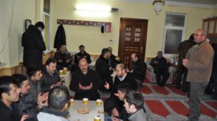 Sanayi Camisinde Cemaate Kahvaltı ve &Ccedil;orba ikram Ediliyor