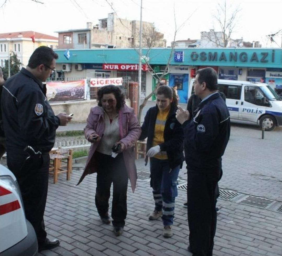 Kocasından Ka&ccedil;tı, Tanımadığı Kişilerce Bı&ccedil;aklanıp Feci Şekilde D&ouml;v&uuml;ld&uuml;