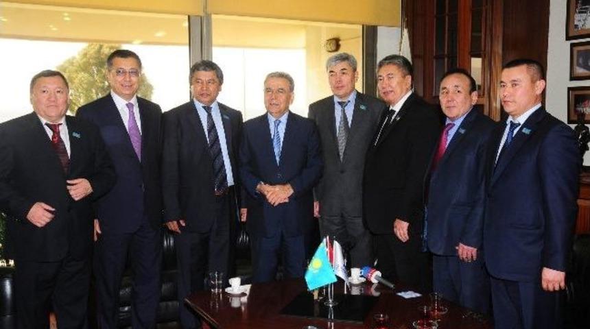 T&uuml;rkiye Turuna İzmir&rsquo;den Başladılar