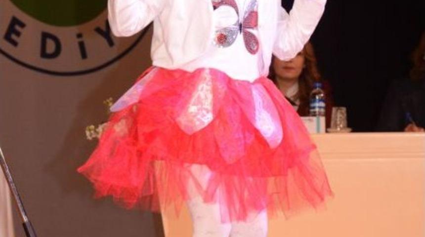 Minikler İstiklal Marşı&rsquo;nı G&uuml;zel Okumak I&ccedil;in Yarıştı