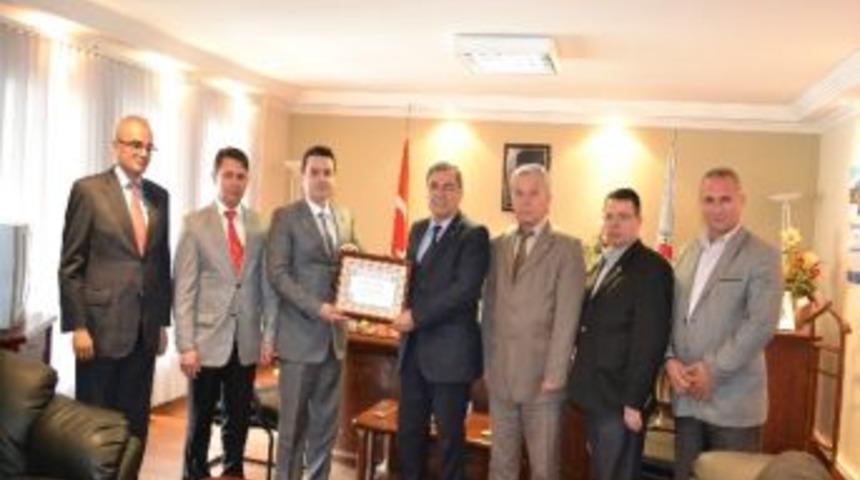 Dernek Y&ouml;netiminden Sendikaya Ziyaret