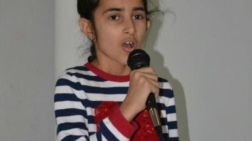 3,5 Yaşında İstiklal Marşı&rsquo;nın 5 Kıtasını Okudu