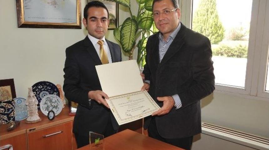 &Uuml;nal Aysal&rsquo;dan Ad&uuml;&rsquo;ye &Ouml;d&uuml;l