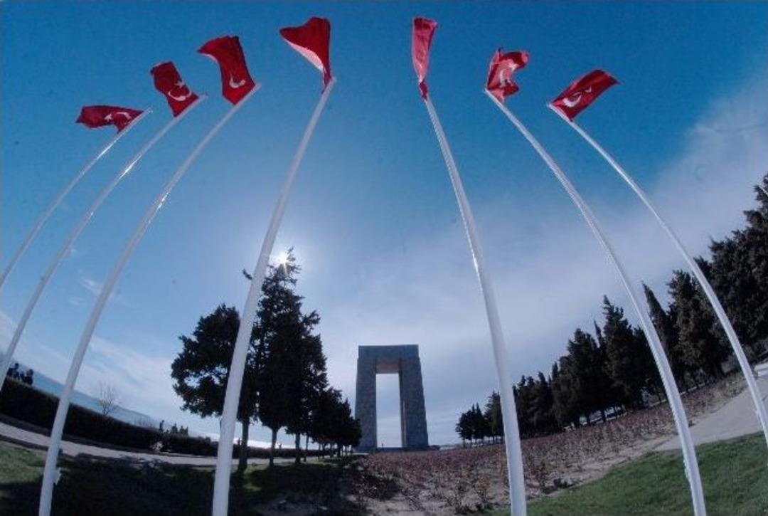 &Ccedil;anakkale Şehitliklerine Ziyaret&ccedil;i Akını