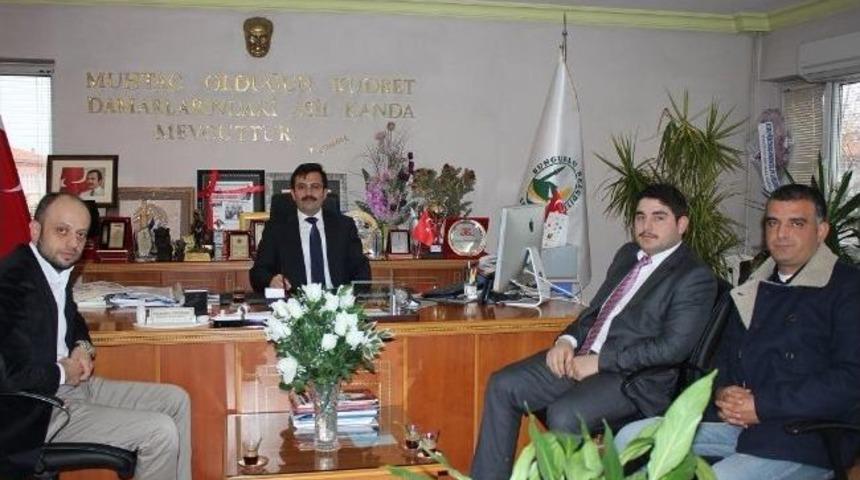 Sungurlu Gen&ccedil; İşadamları Başkan Uzunkaya&rsquo;yı Ziyaret Etti