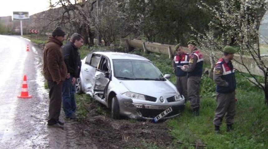 İznik'te Kaza: 2 Yaralı