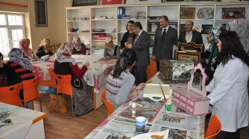 Vali &Ccedil;ınar, Sevkap Kursiyerleri İle Bir Araya Geldi