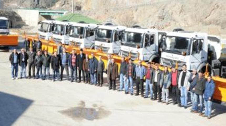 Artvin &Ouml;zel İdaresi'nde 10 Adet Kar Bı&ccedil;aklı Kamyon Hizmete Girdi